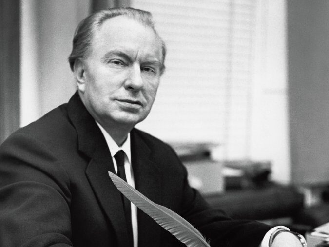 L. Ron Hubbard fue el fundador de Dianética y Scientology. Su extensa obra y legado continúa atrayendo a millones de personas